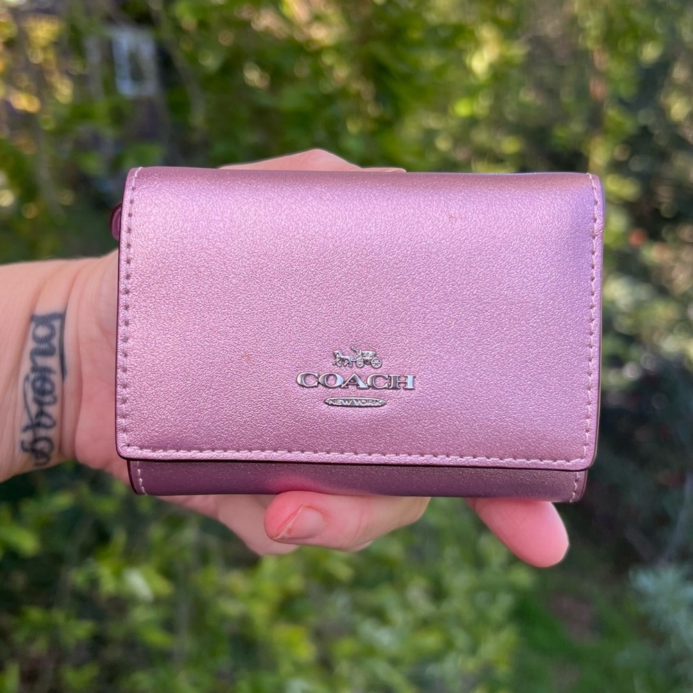 COACH Women's Metallic Pink Micro Wallet Pre owned AUTHENTIC
